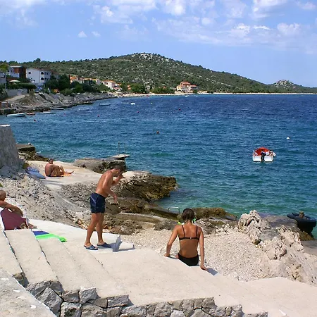 Razanj 4253b Rogoznica (Sibenik-Knin)