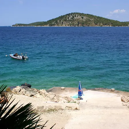 Razanj 4253b * Rogoznica (Sibenik-Knin)