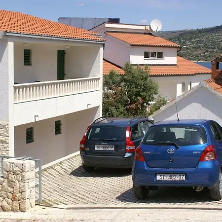 Razanj 4253b Apartment