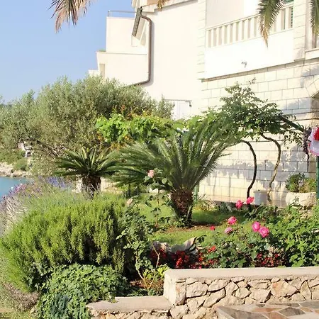 Razanj 4253b Apartment